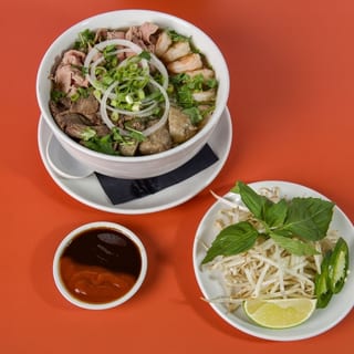PHO DAC BIET
