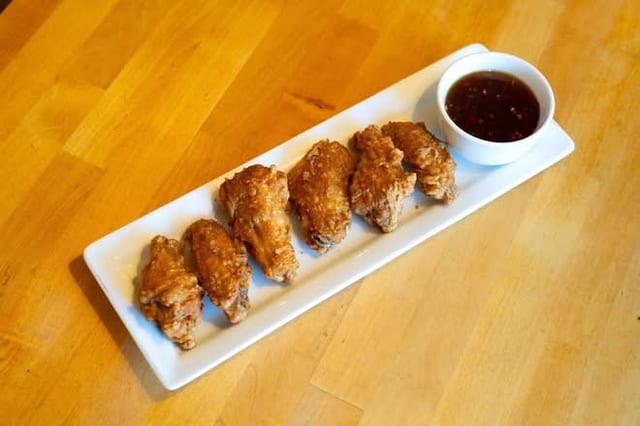 GF SWEET & SPICY WINGS*.
