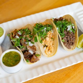 (L) Tacos Mexicanos*