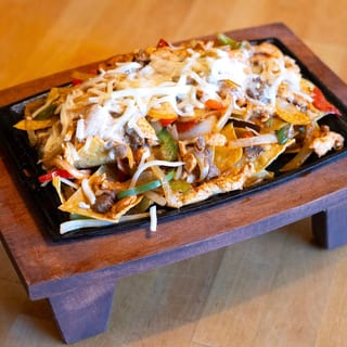 NACHOS FAJITAS