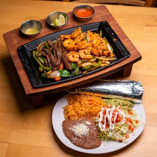 (D) FAJITA TRIO*
