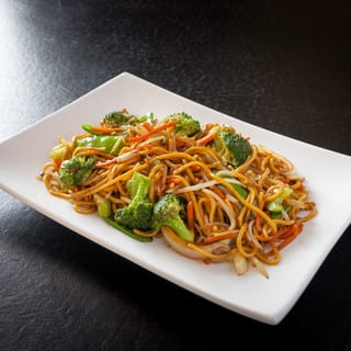 (L) Lo-Mein