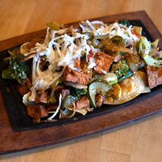 NACHOS TOFU FAJITAS